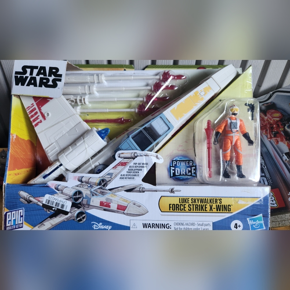 Disney Luke Skywalker Force X-Wing